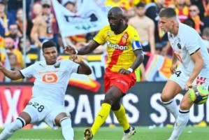  朗斯主场球迷冲突事件，俱乐部遭足协严厉处罚  