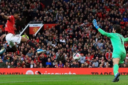  佛罗伦萨防守反击高效，客场逼平领头羊