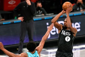  萨博尼斯全能数据填满栏，国王加时险胜活塞止颓势