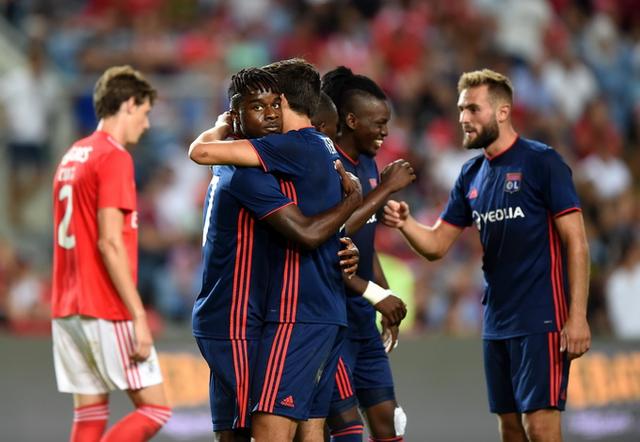  格勒诺布尔主场草皮助力，地面渗透打法行云流水