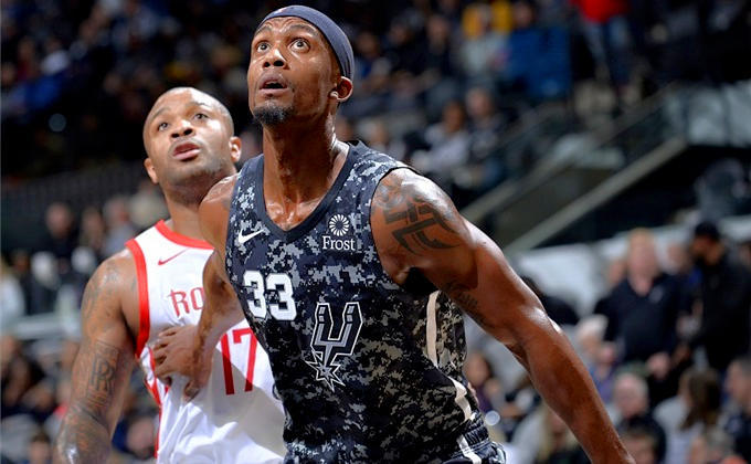  亚历山大全面发挥雷霆客场力克火箭结束两连败